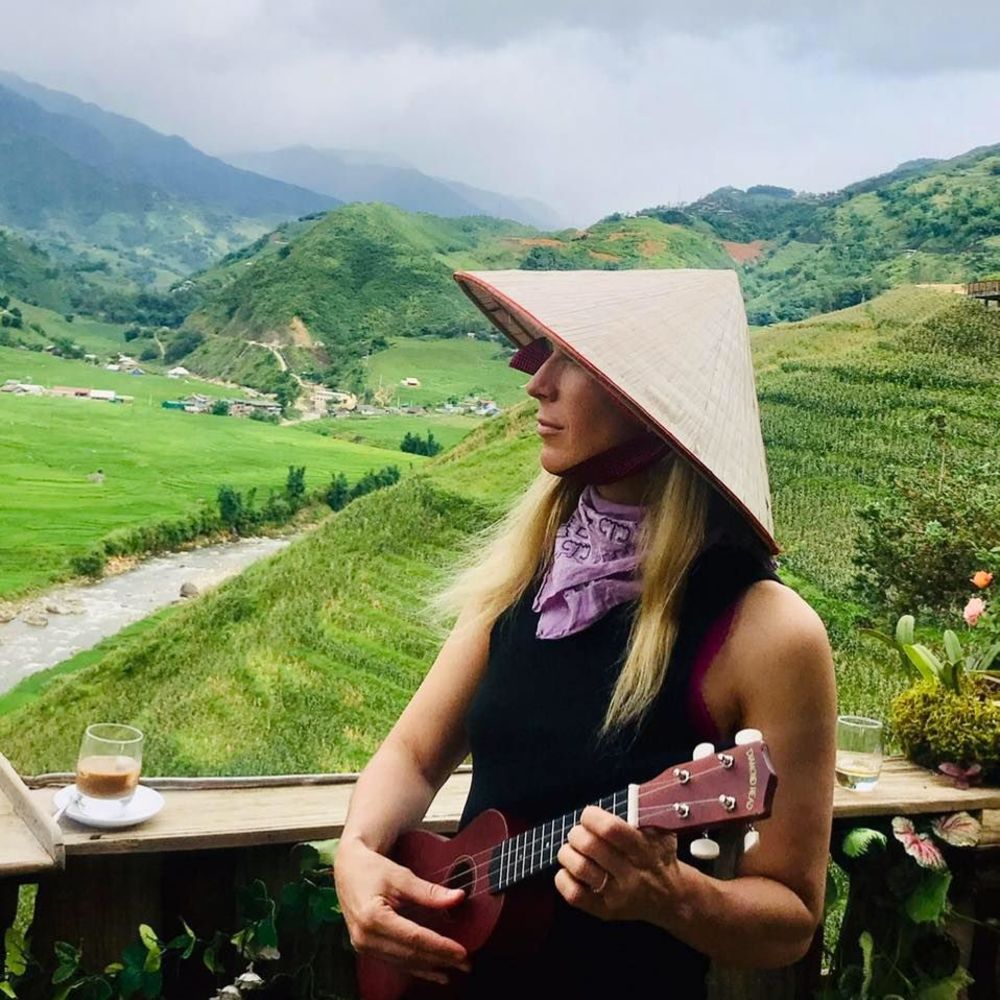 Meet your Posher, Ally